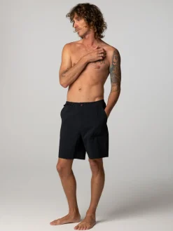 Men's Searcher Hybrid Short